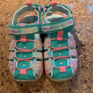 Cat and Jack toddler girl’s turquoise sandals. 9